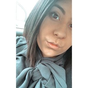 Meet your Posher, Marisa